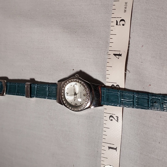 Vintage Avon Rhinestone Face Women's Watch Blue Band - Picture 3 of 8